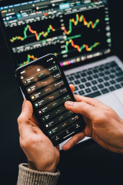 5 Best Stocks You Must Buy in 2022